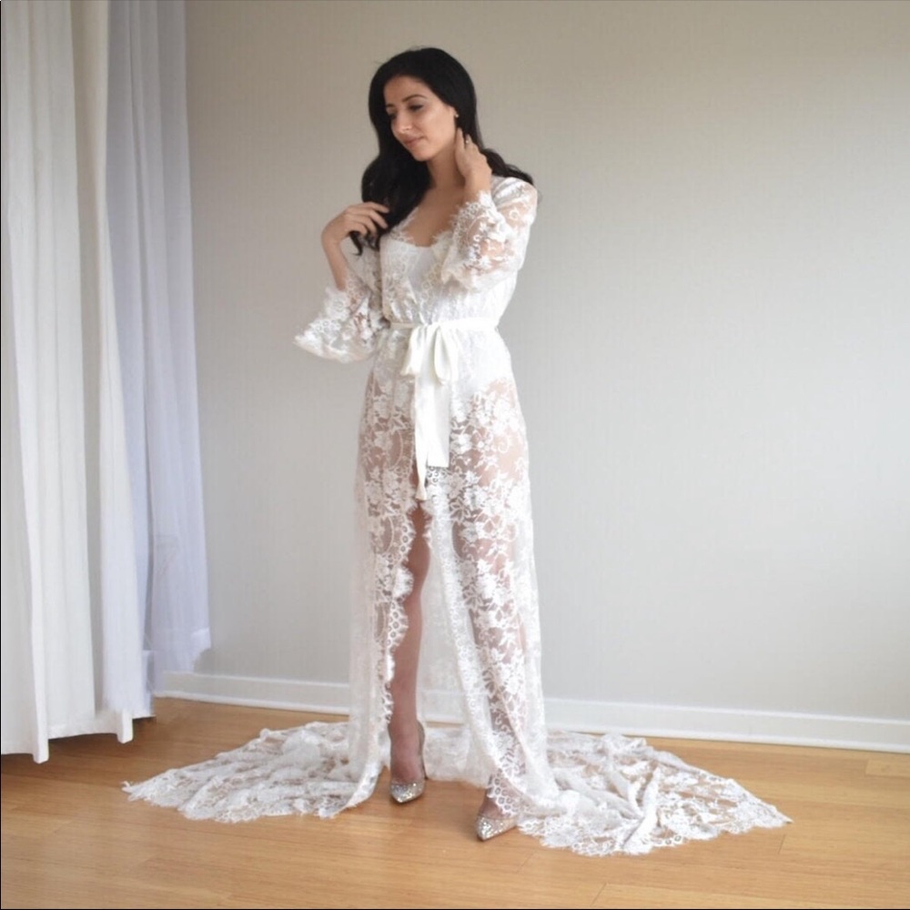Bridal lace long robe - Picture 4 of 7